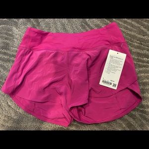 NWT Lululemon mid rise speed up short. 4”. Size 6